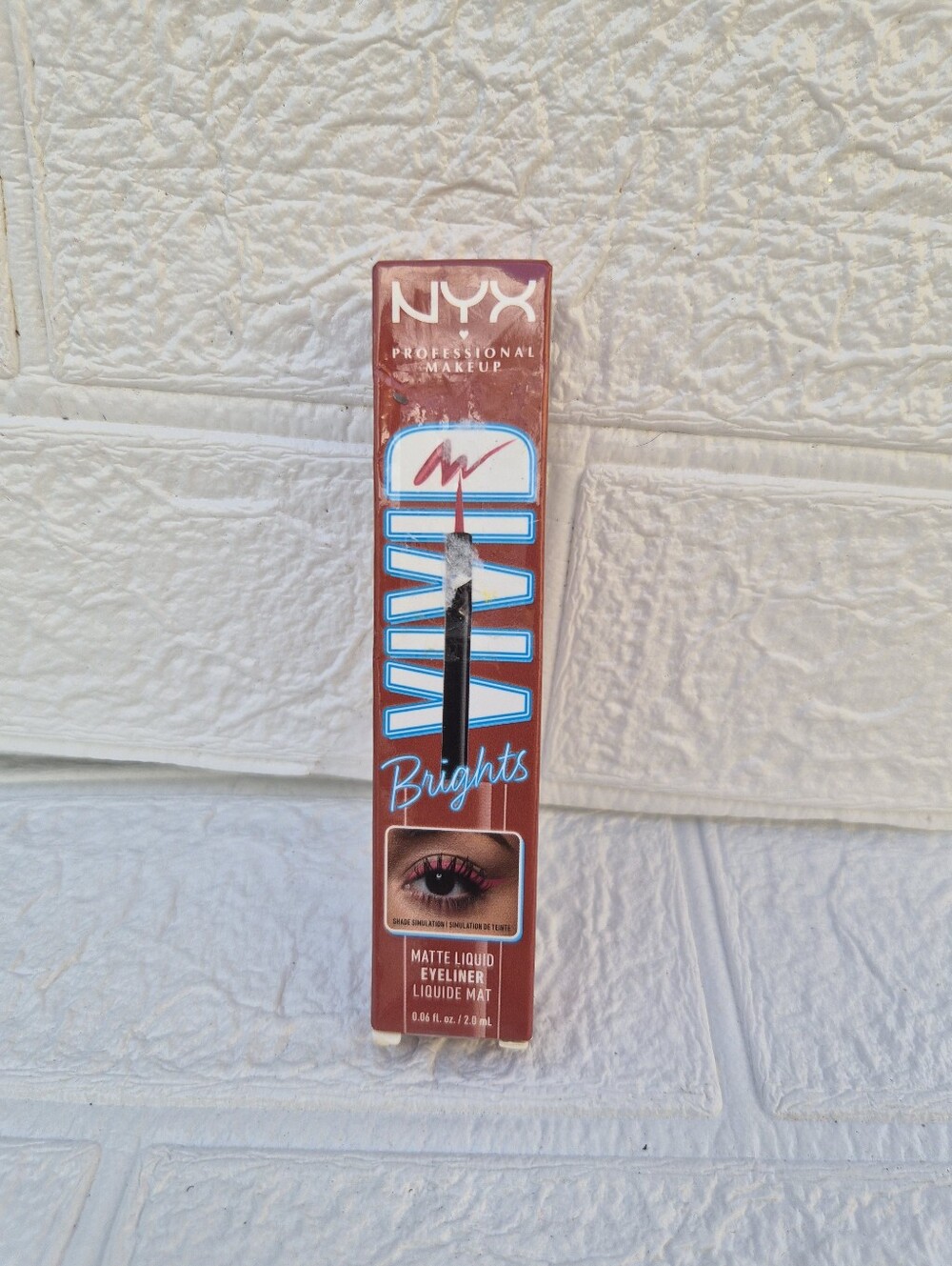 1 NYX Vivid Brights Colored Liquid Eyeliner - Matte On Red Halloween thin liner